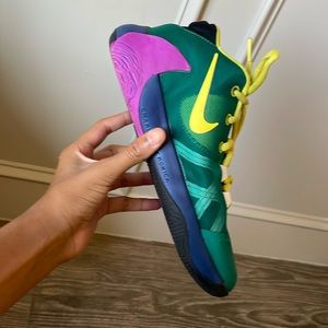 Zoom freak 1 giannis size 5.5y